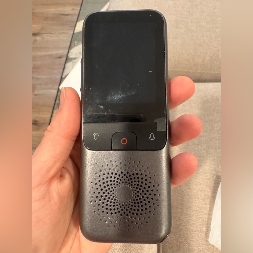 Smart Voice Translator, Realtime 2 Way Translation, 2.4 Inch 138 Languages - Picture 3 of 5